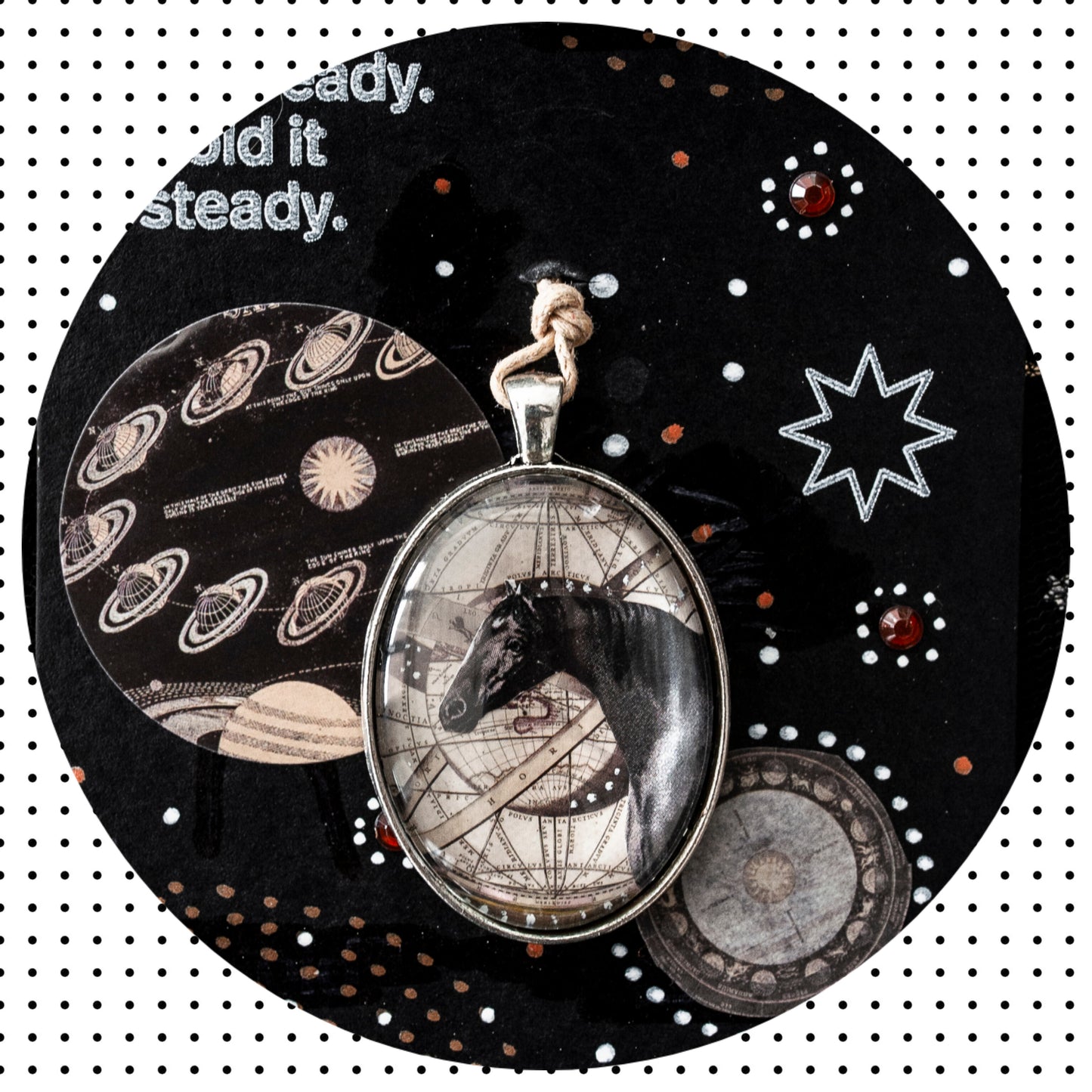 "The Black Horse" - ciondolo collage