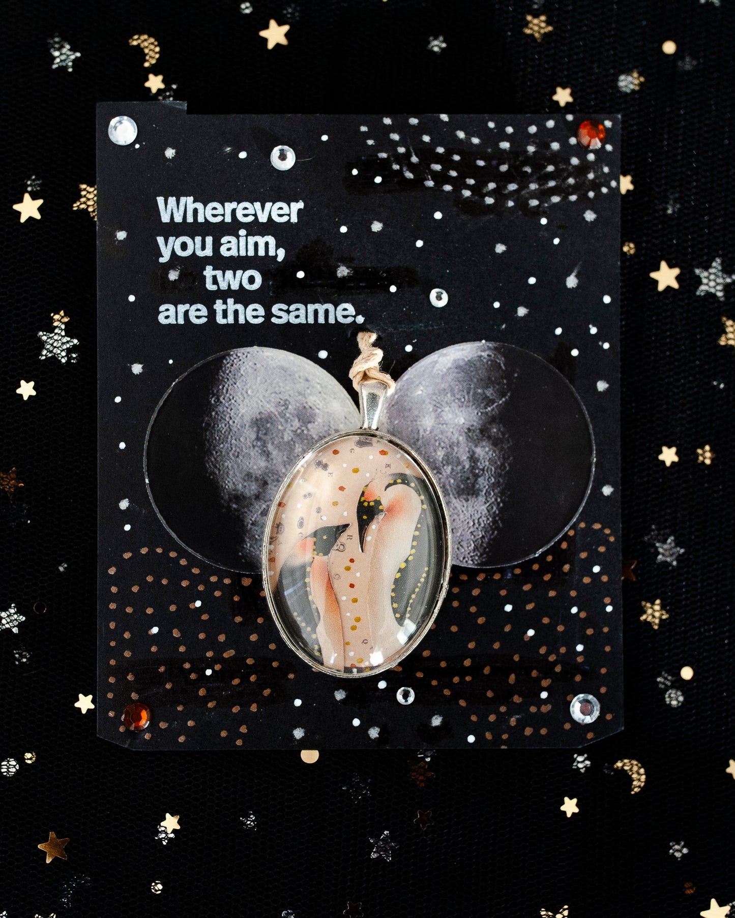 "Two Are The Same" - Ciondolo Collage