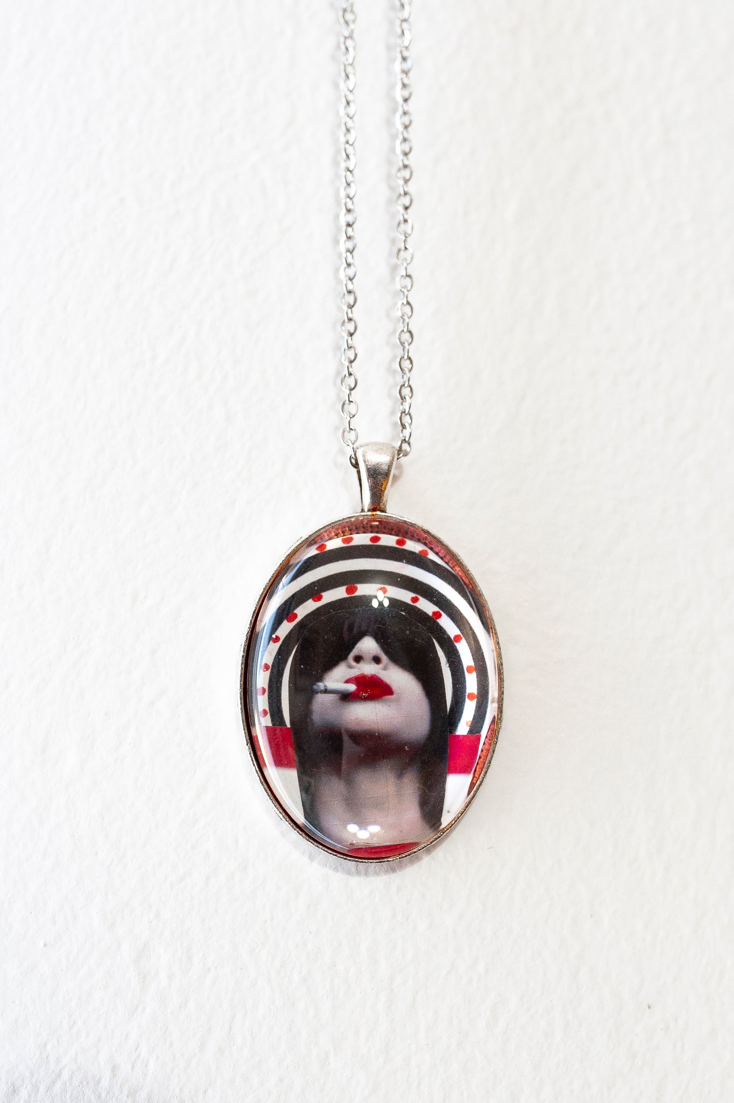 "Red Lips" - Ciondolo Collage in portasigarette