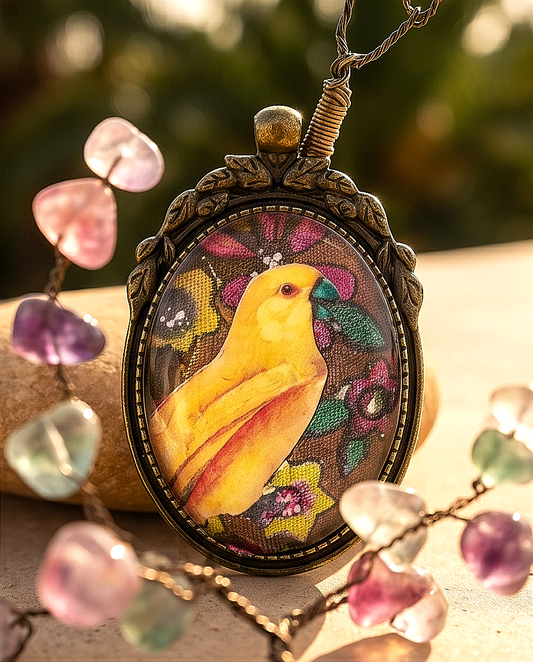 "Free as a bird " - Ciondolo Collage